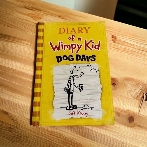 Dog Days (Diary of a Wimpy Kid #4) paperback - Picture 5 of 8